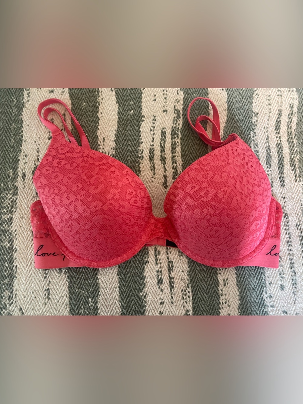Victoria's Secret Pink Lace Push-Up Bra Love. Size 34C